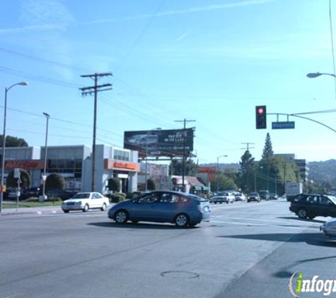 Paul's Automotive Service Center - Sherman Oaks, CA