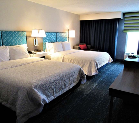 Hampton Inn & Suites Newtown - Yardley, PA