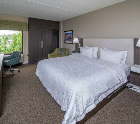 Hampton Inn & Suites Valley Forge/Oaks - Phoenixville, PA