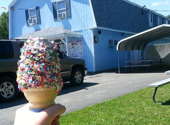 BACK's Dairy Bar - South China, ME