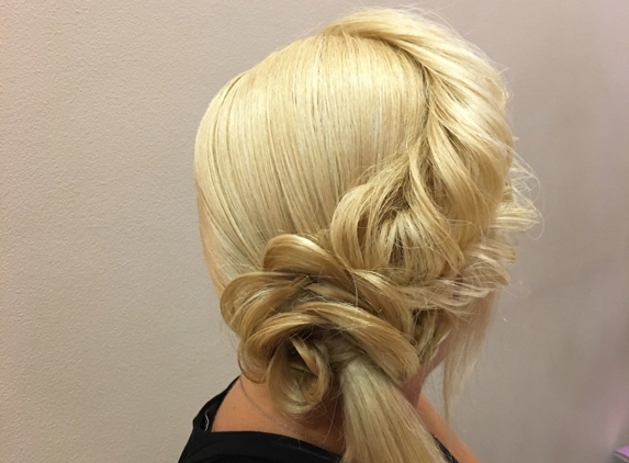 Sola Salon Studios - Sherman Oaks, CA