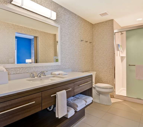 Home2 Suites by Hilton Naples I-75 Pine Ridge Road - Naples, FL