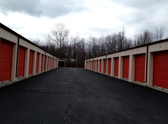 Lake Huron Self Storage - Fort Gratiot, MI