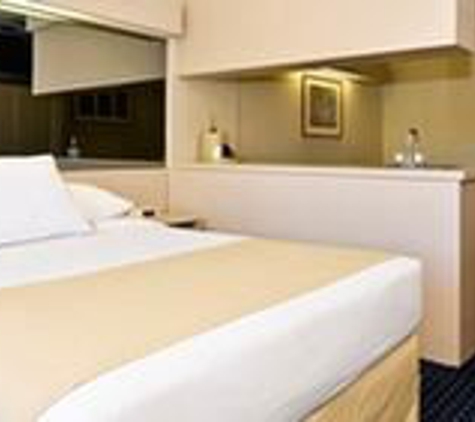 Microtel Inn & Suites by Wyndham Philadelphia Airport - Philadelphia, PA