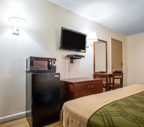 Econo Lodge - Fort Lee, NJ