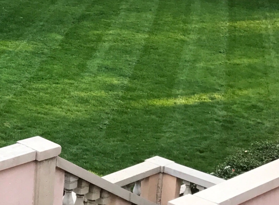 Leopard's Lawn and Landscape - West Lafayette, IN