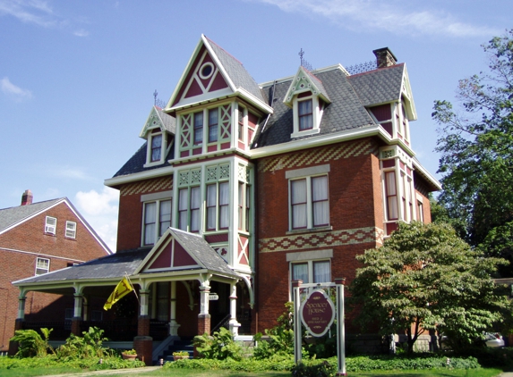 Spencer House Bed & Breakfast - Erie, PA