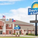 Days Inn & Suites by Wyndham Dumas - Bed & Breakfast & Inns