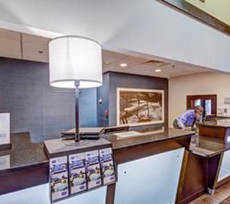 Hampton Inn & Suites Cleveland-Airport/Middleburg Heights - Middleburg Heights, OH