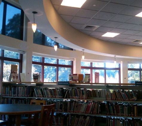 Middletown Township Public Library - Middletown, NJ