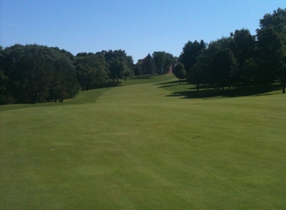 Dubuque Golf & Country Club - Dubuque, IA