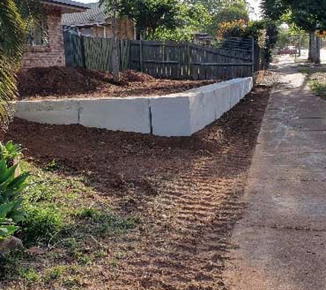 Col Finlay Earthmoving and Landscaping  PtyLtd - Murphys Creek, QLD