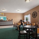 Days Inn & Suites by Wyndham Romeoville - Motels
