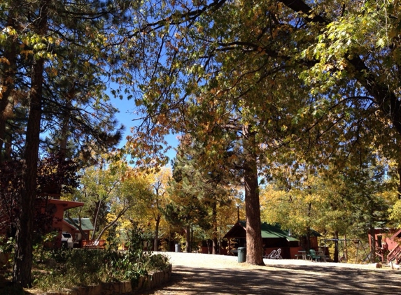 Oak Knoll Lodge - Big Bear Lake, CA