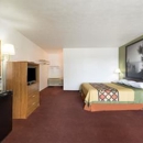 Super 8 by Wyndham Wells