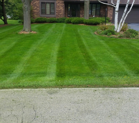 Thomas Lawn & Landscape - Racine, WI. lawn maintenance