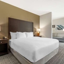 Comfort Inn & Suites Verona at Turning Stone Resort Casino