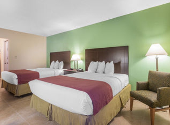 Rodeway Inn & Suites Fort Lauderdale Airport & Port Everglades Cruise Port Hotel - Fort Lauderdale, FL