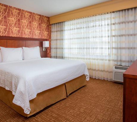 Courtyard by Marriott - Peoria, IL