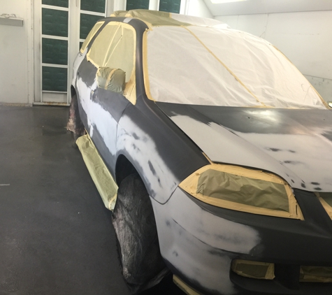 COLOR KUSTOMS AUTO BODY - Oxnard, CA