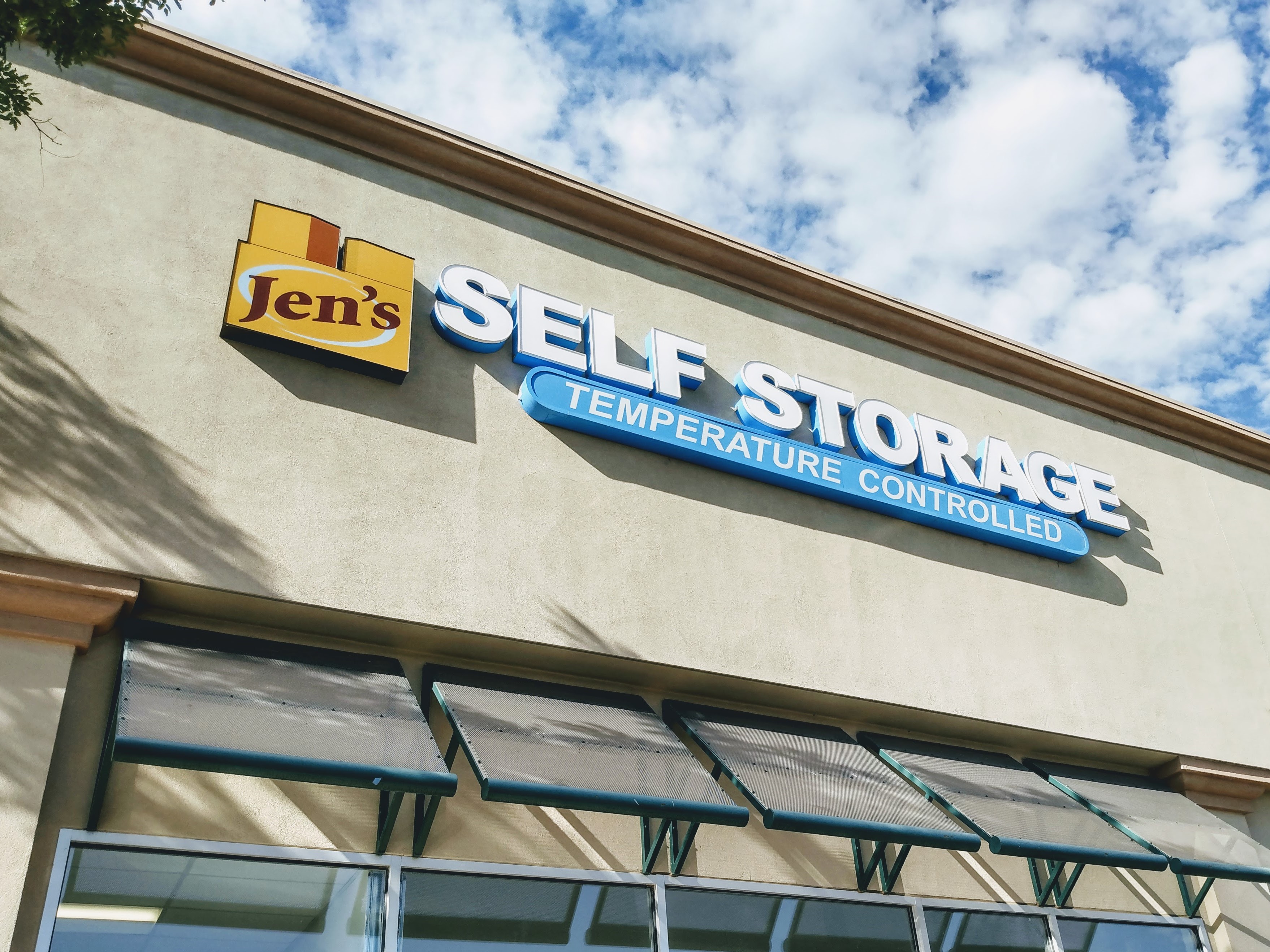 Jen's Indoor Self Storage - Albuquerque, NM 87107