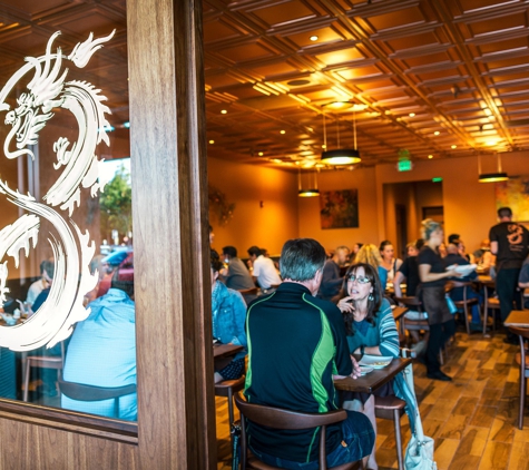 8 Dragons Restaurant - Healdsburg, CA