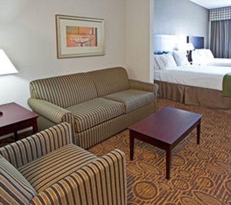 Holiday Inn Express & Suites Palatka Northwest - Palatka, FL