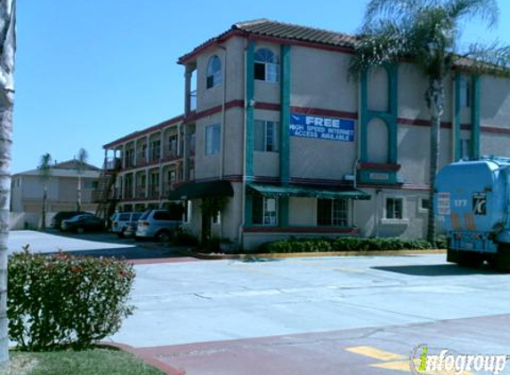 Starlight Inn - Huntington Beach, CA