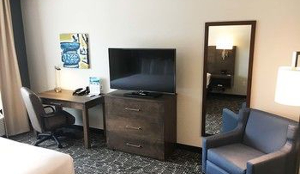 Gundersen Hotel & Suites - La Crosse, WI