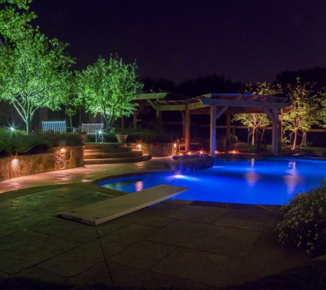 Dallas Landscape Lighting - Dallas, TX. Pool Lighting, wall lights & tree lighting by Dallas Landscape Lighting