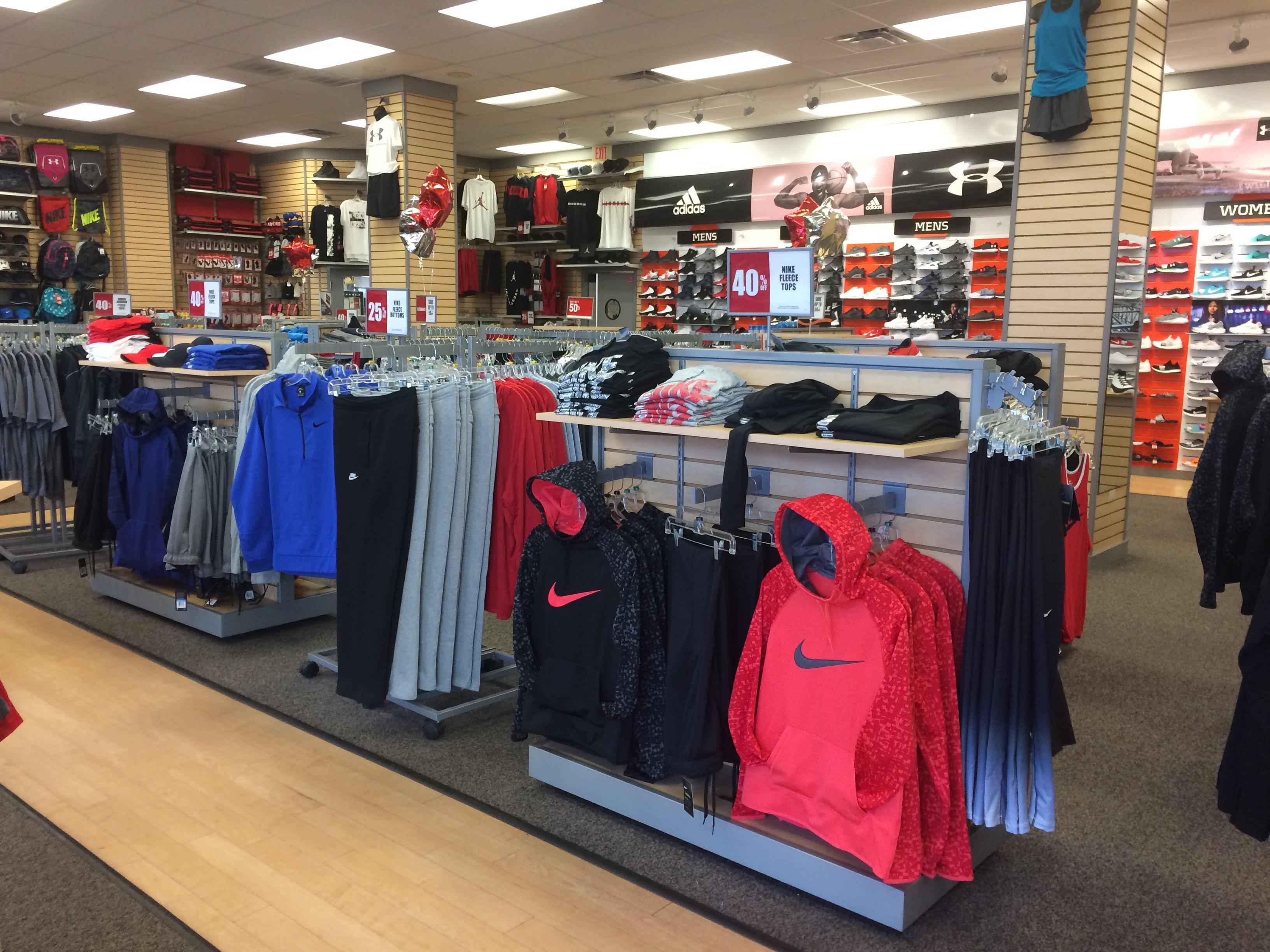 Hibbett Sports - El Campo, TX 77437