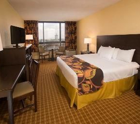 Ramada Plaza by Wyndham Orlando Resort & Suites Intl Drive - Orlando, FL