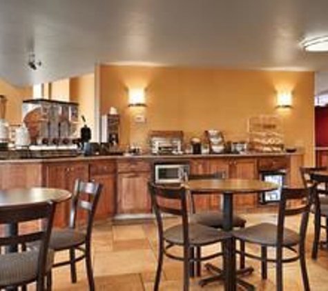 Best Western Palm Court Inn - Modesto, CA