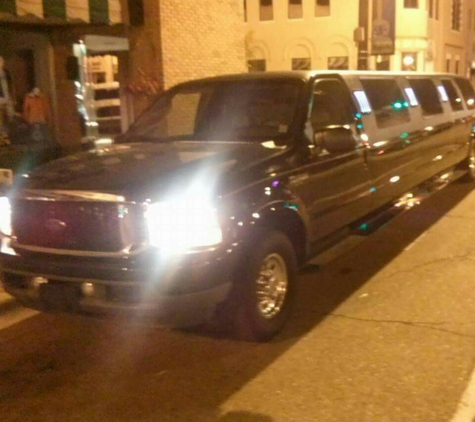 Deluxe 1 Limo LLC - Tupelo, MS. 125 per hour 12-14 passangers call for a free quote