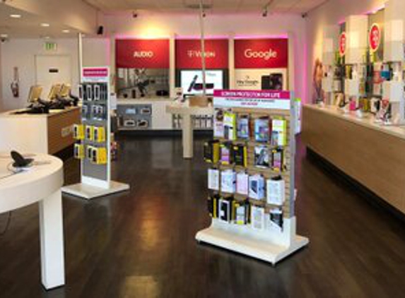 T-Mobile - Northridge, CA