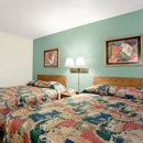 Super 8 by Wyndham Twinsburg/Cleveland Area - Motels