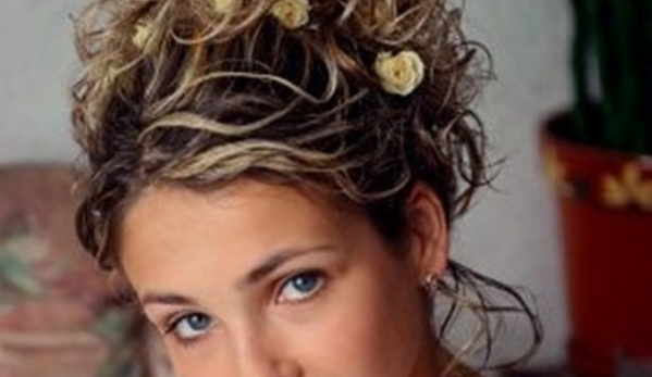 Headlines Hair & Beauty - Torquay, QLD