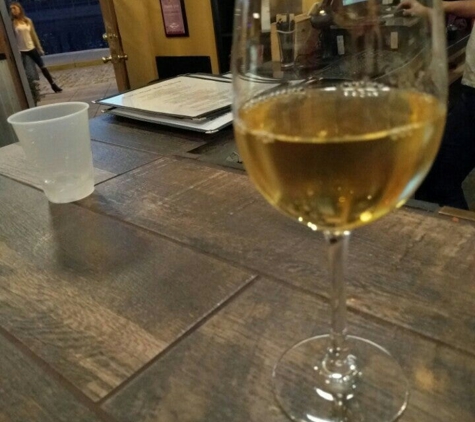 V-NO Wine Bar and Shop - Baltimore, MD