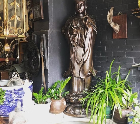 Jubilee Terrace Antiques - Teneriffe, QLD