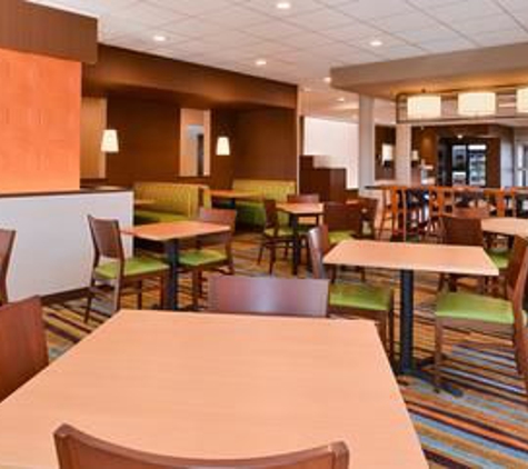 Fairfield Inn & Suites - Martinsburg, WV