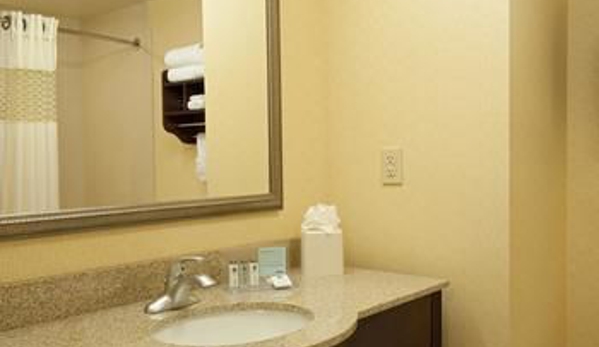 Hampton Inn & Suites Indianapolis-Airport - Indianapolis, IN