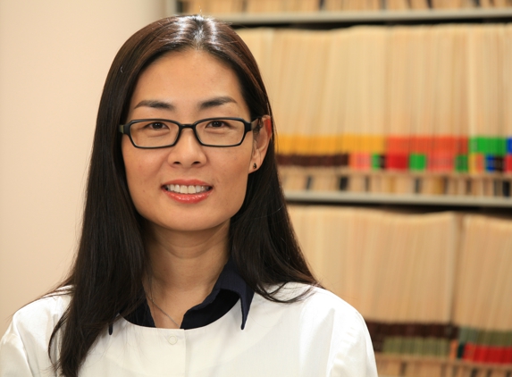 Dr. Joung Song, DDS - Glenview, IL