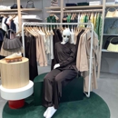 Lacoste Charlotte - Clothing Stores