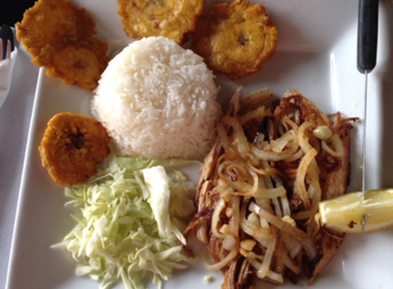 Mambo's Cafe - Glendale, CA. Roast pork plate