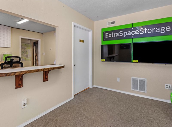 Extra Space Storage - Colorado Springs, CO