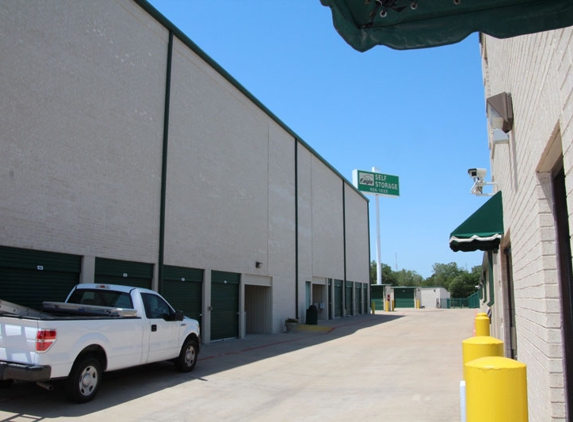 Eagle Self Storage - Fort Worth, TX