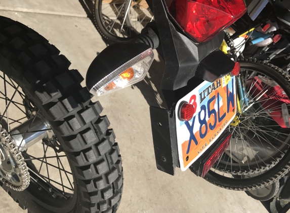 Renegade Sports Of Centerville - Centerville, UT. Missing reflector from side of license plate bracket!