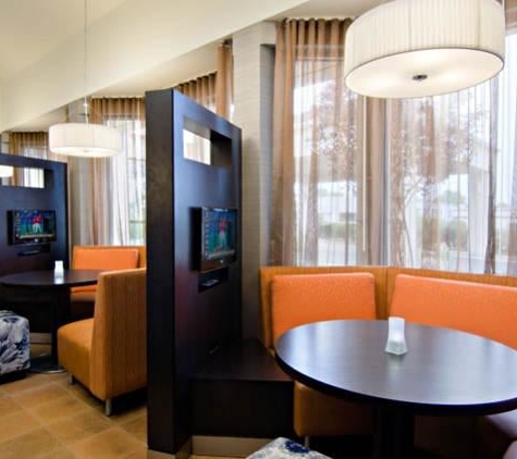 Courtyard by Marriott - Saint Louis, MO