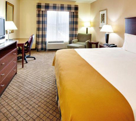 Holiday Inn Express & Suites Millington-Memphis Area - Millington, TN