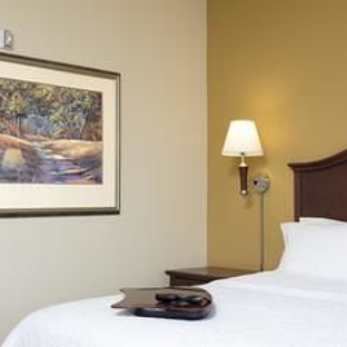 Hampton Inn & Suites Indianapolis-Airport - Indianapolis, IN